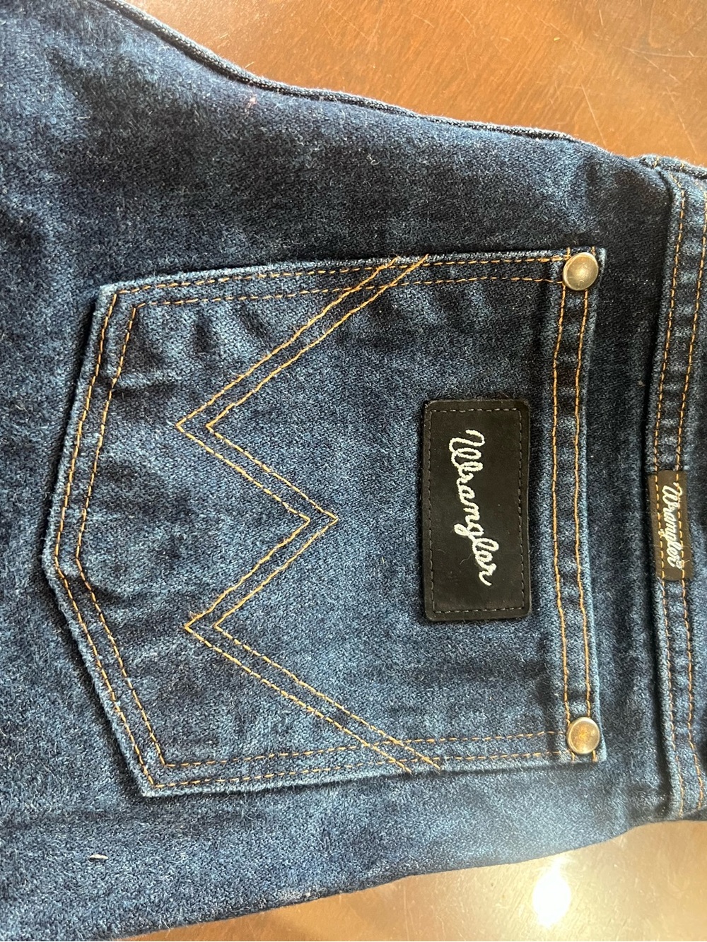 Wrangler Men’s Blue Slim Straight Jeans with Contrast Stitching